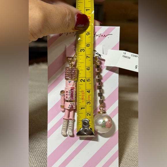 PINK NUTCRACKER Betsy Johnson CHRISTMAS Earrings - Picture 4 of 5